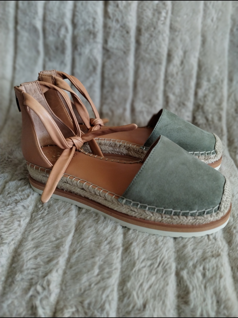 Vince Camuto Espadrille Flats Ankle Wrap Green Suede Platform NWOT